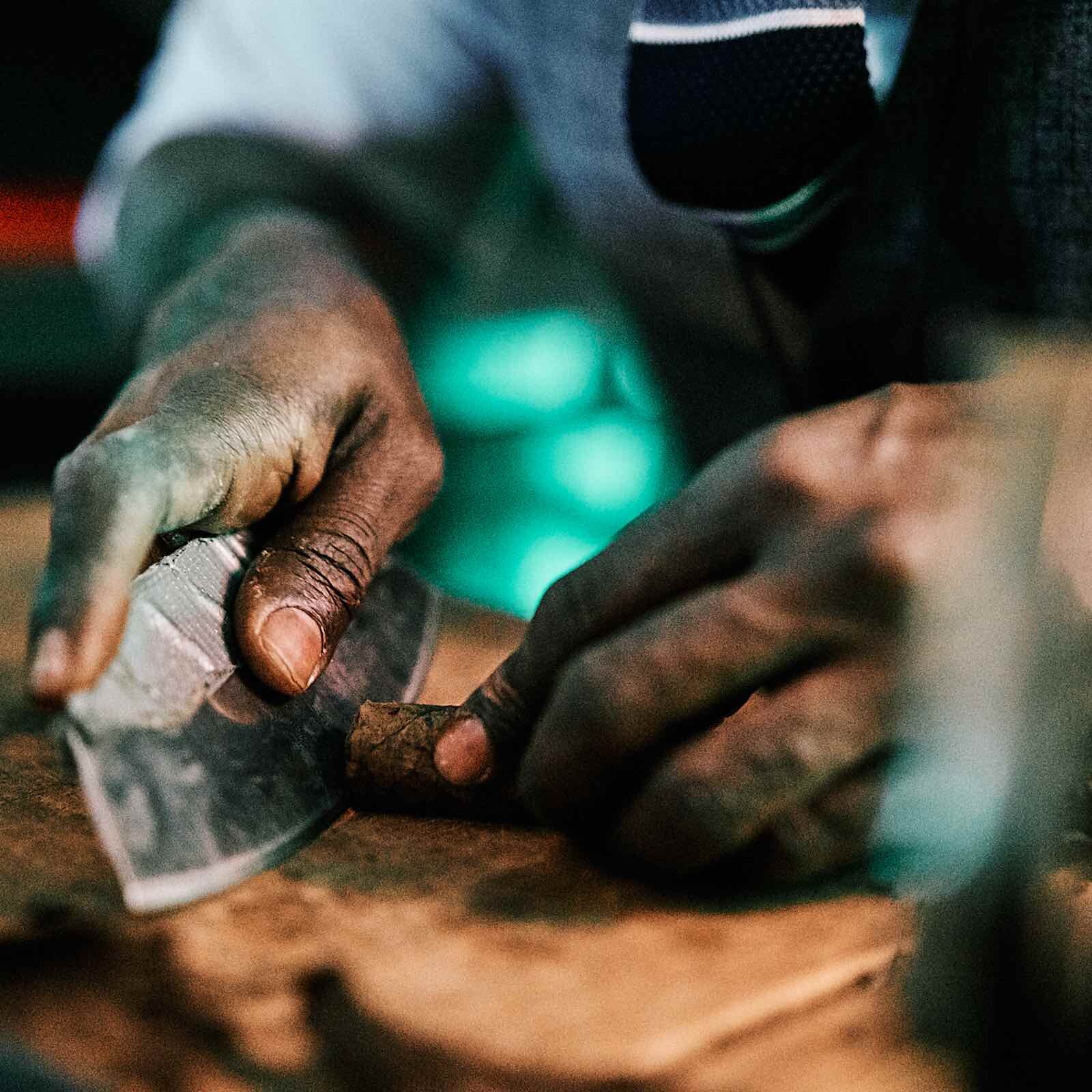 Zigarrendreher | Zigarrenroller | Zigarren | Handmade | Messe | Event | Gala | Buchen | Mieten | Anfragen