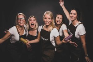 Zigarrenroller | Partner | Barformat | Cocktails | Wein | Kaffee | Bulli | Bar | Barkeeper | Mieten | Buchen